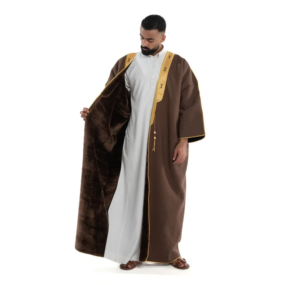 فروة بشت وبر لون عودي