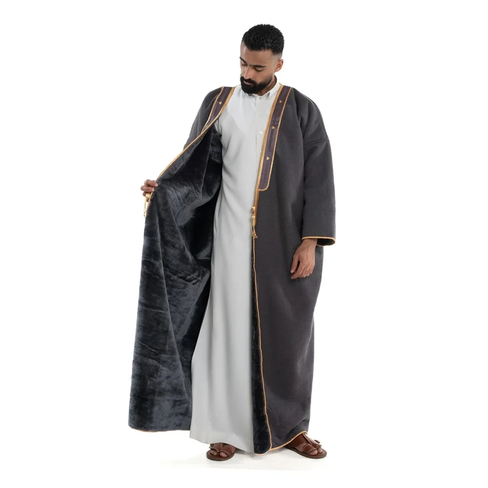 فروة بشت وبر لون رصاصي